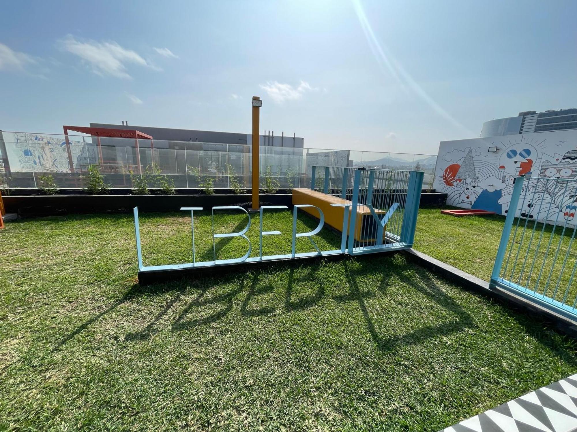 Monterrico Polo Aparts - Cerca A La Embajada De Apartahotel