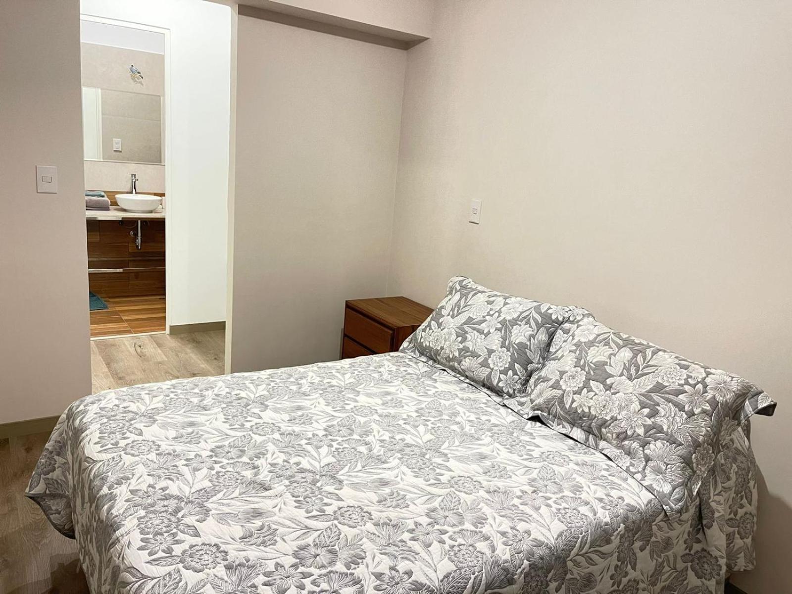Monterrico Polo Aparts - Cerca A La Embajada De Apartahotel Lima